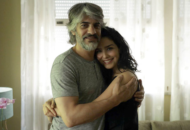 <b>Leticia Sabatella</b> interpreta a la eposa de Echarri, una mujer que de pronto descubre que su marido argentino tiene necesidades que ella no le puede satisfacer.